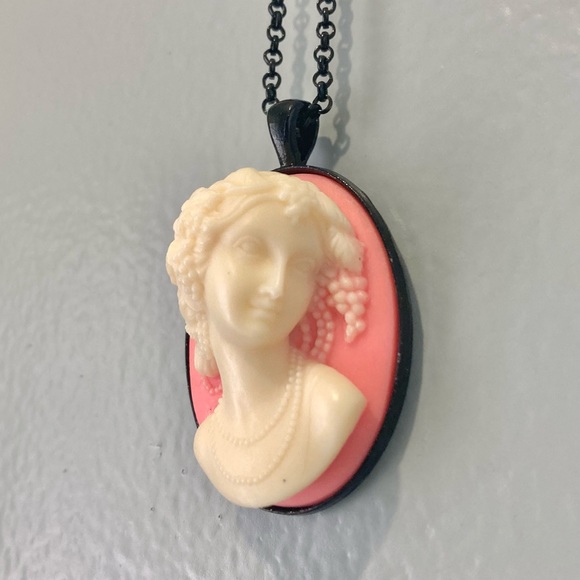 Pink Pendant Necklace Black Bezel Chain 